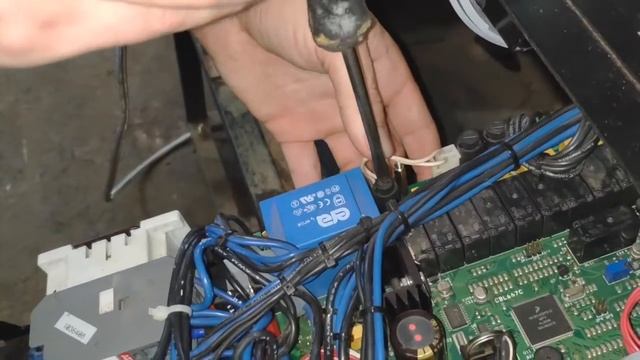 Faema e92 проверка и замена предохранителей Surpresso Service смотреть онлайн