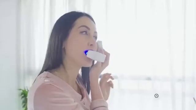 Зубная щетка 2 в 1 - 360 Electric Toothbrush with cold light смотреть онлайн