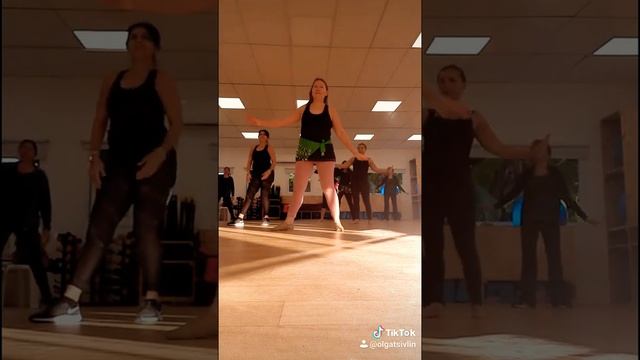 Belly Dance workout. Oriental dance // Танцы живота. Восточные Танцы // שיעור ריקודי בטן смотреть онлайн