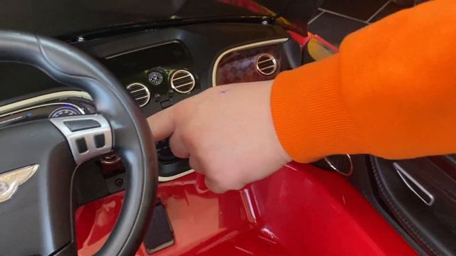 Детский электромобиль Bentley Continental Supersports - обзор смотреть онлайн