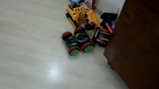 Crazy машинка амфибия 2,4GHz Amphibious Radio Controlled Stunt ZC X-Knight 4WD 333-SLOIB