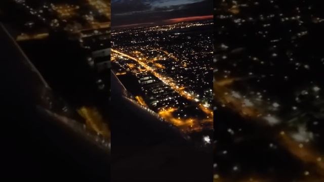 Почему большинство люди слушают музыку в Самолете? #самалет смотреть онлайн