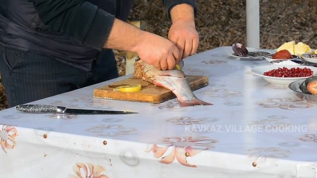 HUGE KEBAB AND LAVANGI MADE OF 8 KG CARP AND KHANI FISH IN THE TANDOOR | KAVKAZ VILLAGE COOKING