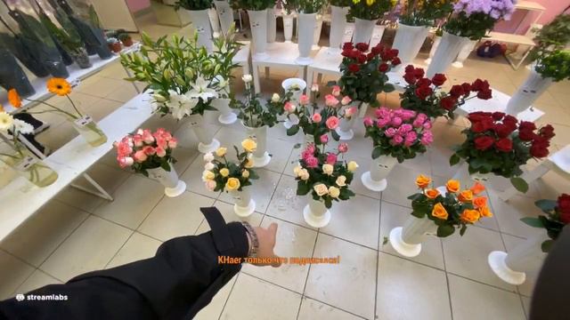 Стрим Vatarisgame: Покупают цветы девчонкам (04.10.20) смотреть онлайн