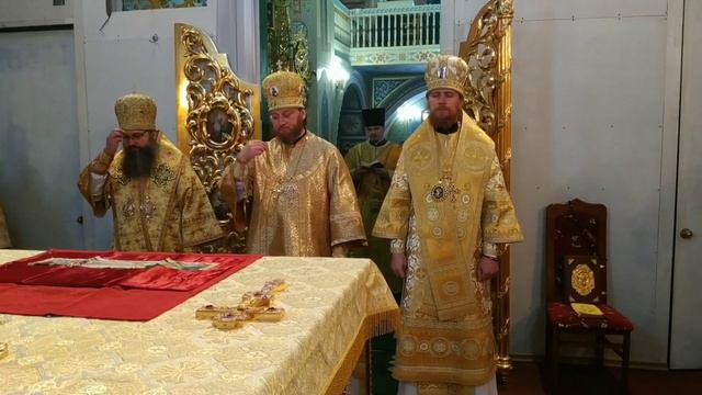 Божественна літургія у Свято-Троїцькому Густинському монастирі в Неділю про митаря і фарисея смотреть онлайн