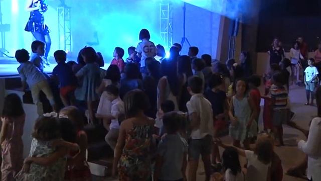 Verbena infantil con Caramelo Rock смотреть онлайн