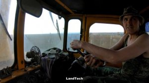 Звук этого советского трактора не спутать ни с чем - Кировец К-701 и культиватор Tillermaster 12000