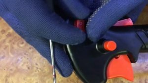 Триммер продолжает работать мотокоса не глушится