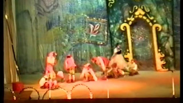 1997 - ГНОМЫ (1-й состав) на Новогоднем спектакле в ДКМ, ансамбль РАДУГА, г. Днепропетровск смотреть онлайн