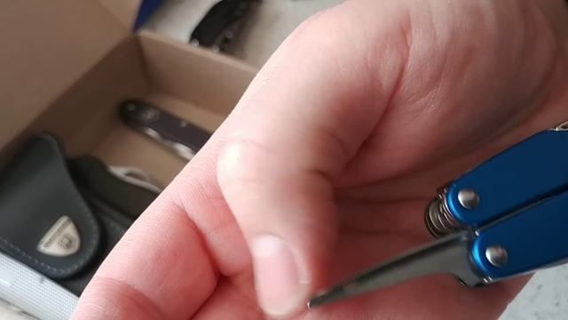 Приехала посылка с Victorinox и Leatherman - обмен состоялся! смотреть онлайн
