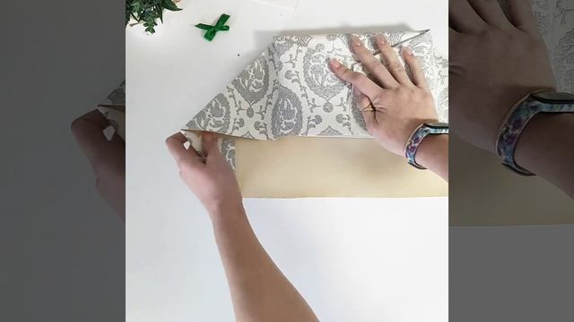 КАК С ПОМОЩЬЮ ОБОЕВ УПАКОВАТЬ КНИГУ В ПОДАРОК НЕ ИСПОЛЬЗУЯ СКОТЧ И КЛЕЙ ПОДРОБНЫЙ ВИДЕО МАСТЕР-КЛАС смотреть онлайн