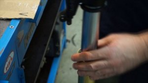 Honda CB600 Hornet.Замена сальников вилки.mp4