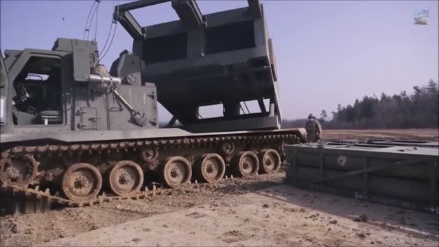 РСЗО M270 MLRS (США)