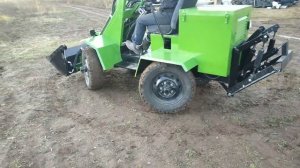 Мини погрузчик крабовый ход.