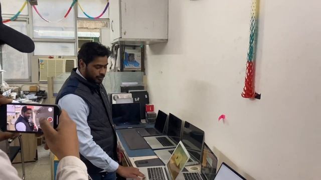 Apple Macbook Market Delhi || Cheap MacBook In Delhi || Sabse Saste MacBook ||
