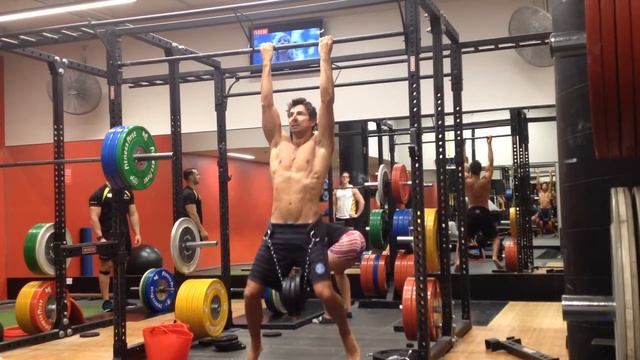 World Record Weighted Chin Ups 18kg/40lbs 60 sec/30 reps Body Weight Calisthenics Marcus Bondi смотреть онлайн