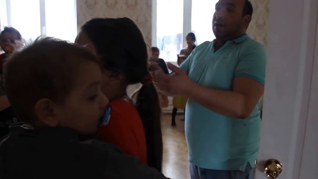Министерство вселило женщину с девятью детьми в квартиру без света, газа и воды смотреть онлайн