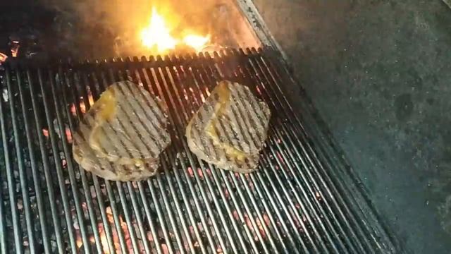Рибай Стейк. Rib eye steak, medium rare смотреть онлайн