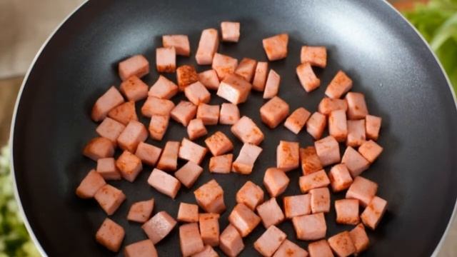 ЗАПЕЧЁННЫЙ ОМЛЕТ НА ТЕСТЕ С КОЛБАСКОЙ смотреть онлайн