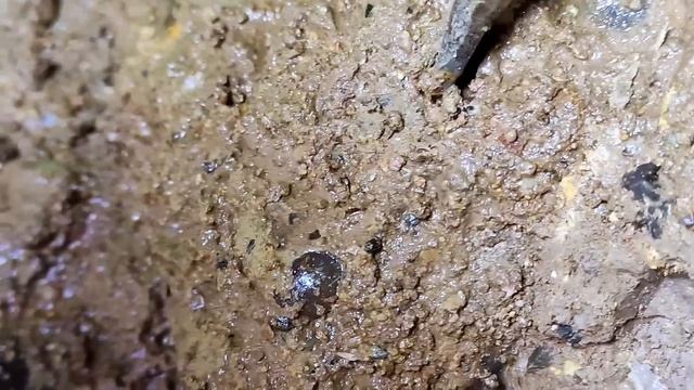 In the dark and scary diamond mine. Huge Perfect Cut Blue Diamond смотреть онлайн