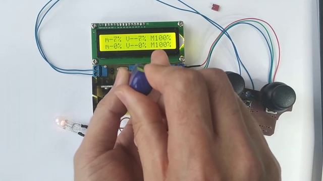 Цифровой блок управления пропорциональным клапаном, управление джойстиком. смотреть онлайн