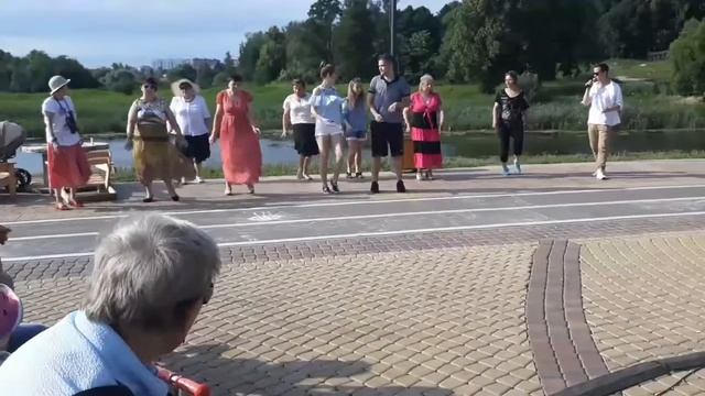 В Наро-Фоминске танцуют Бачату смотреть онлайн