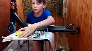 КАК ПОМЕНЯТЬ И НАКЛЕИТЬ ШКУРКУ НА ТРЮКОВОЙ САМОКАТ