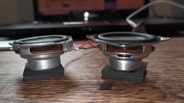 JBL GO vs GO 2, drivers test смотреть онлайн