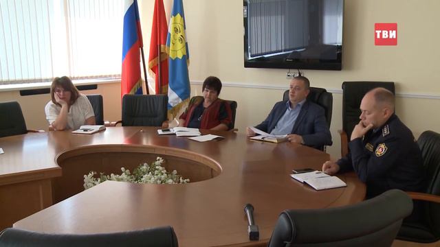 Мусор, ржавая вода и другие вопросы планерки по ЖКХ смотреть онлайн