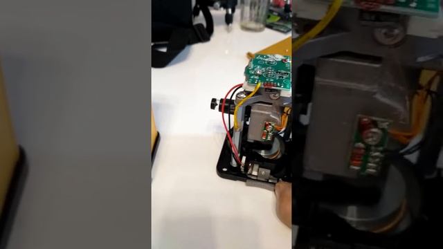 Лазерный уровень в алюминиевом корпусе смотреть онлайн