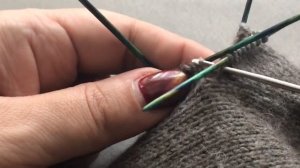 Как вязать повороты в пальцах (варежек и перчаток)  подрезах , без дырок