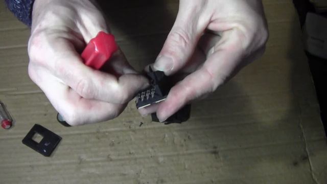 Volkswagen Touareg 2002 - 2010 год. Кнопка подогрева сидения . Как разобрать ? Что внутри ? смотреть онлайн