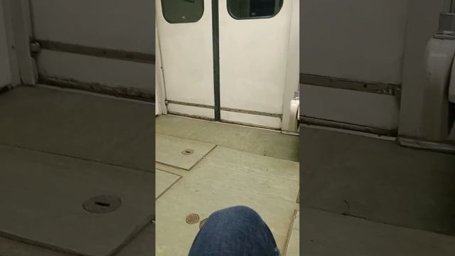 Поездка на метро поезде до конечной станции метро комендантский проспект конечная смотреть онлайн