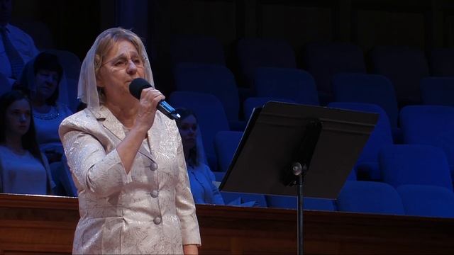 Лариса - стих "Ты обязан остатся святым" ц. Суламита смотреть онлайн