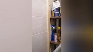 Установка жалюзных дверей для ниши в туалете