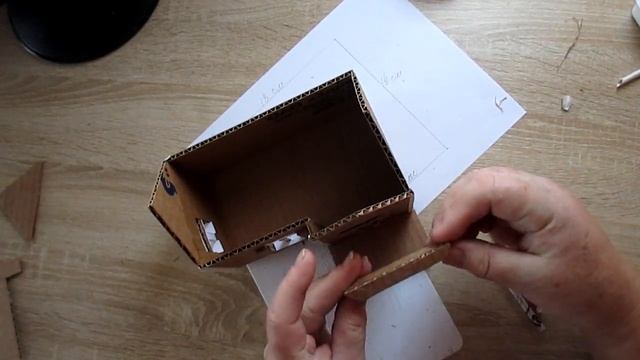 Сказочный домик из картона и газетных трубочек. Поделки. смотреть онлайн