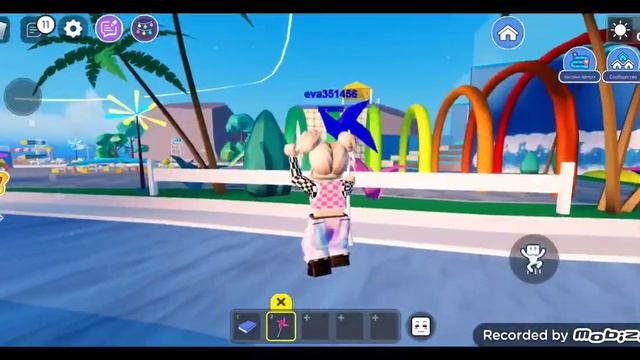 попали в livetopia в roblox!! похоже ли это игра в brookhaven??? смотреть онлайн