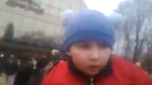 Зжигают чучело в последний день масленицы в парке Щербакова смотреть онлайн