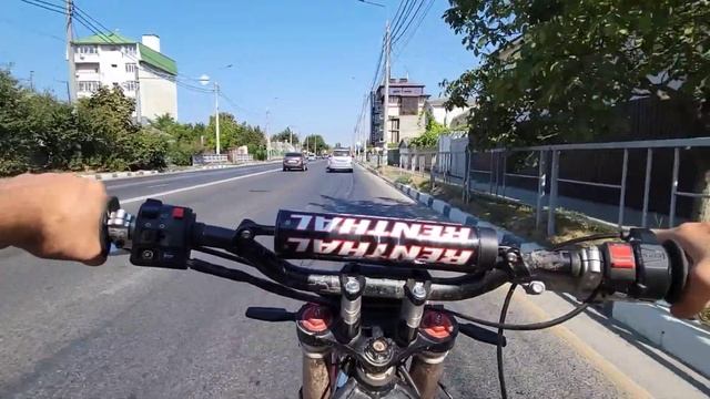 Забираю мопэд с транспортной / Первая поездка на новом байке Belluga WS смотреть онлайн