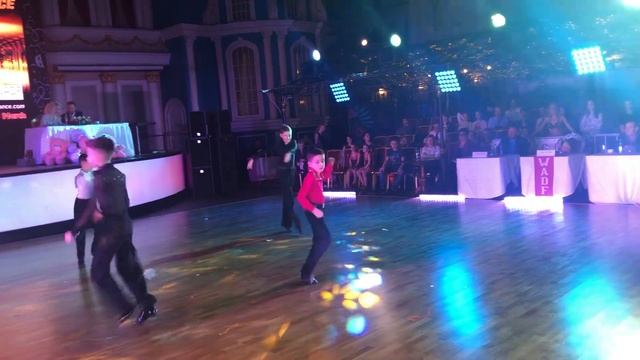 Дети танцуют SALSA на чемпионате Eвропы в гостинице «Корстон» смотреть онлайн