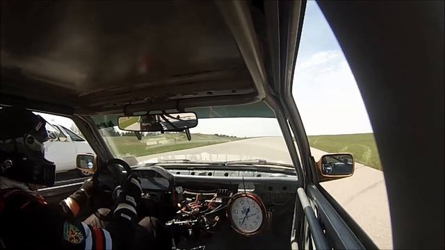 Sean - Party Sheep Racing (LeMons) - Gingerman April 2016: E30 vs. Pontiac Trans Sport Minivan смотреть онлайн