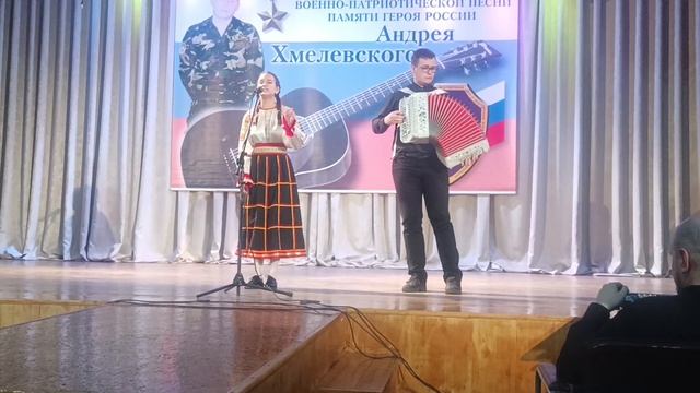 Гляжу в озёра синие Вероника Бескоровайная смотреть онлайн