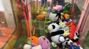 ОГРАБИЛИ АВТОМАТ ХВАТАЙКА / СРАЗУ 4ре АППАРАТА / МИНЬОН В АППАРАТЕ С ИГРУШКАМИ