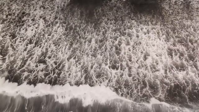 Light as air Introducing The Powder Skincolor de la Mer Collection by La Mer - Audio Descriptio смотреть онлайн