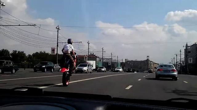На заднем колесе!!! смотреть онлайн