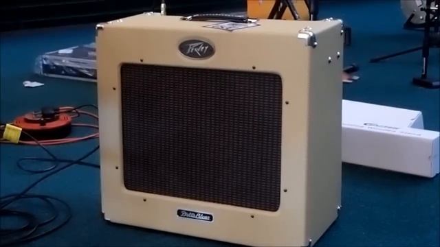 Peavey Delta Blues 115 Combo Amp смотреть онлайн