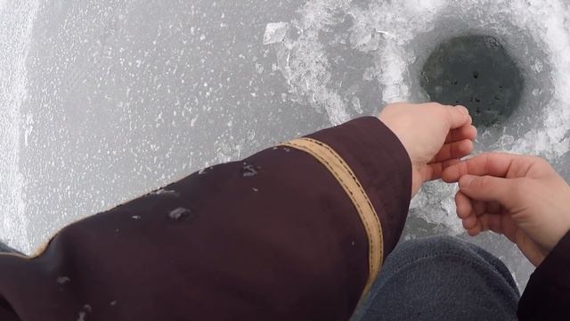 жор щуки.лучшая зимняя рыбалки.вот это клев смотреть онлайн