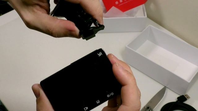 Видеорегистратор Xiaomi Yi Car DVR смотреть онлайн