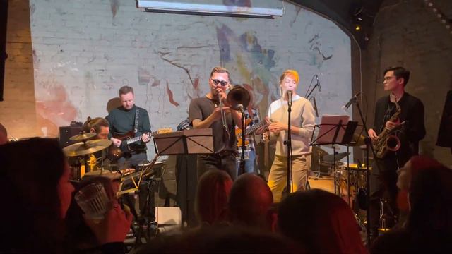 Натали Файзулина - Ирина Отиева - Кто виноват @ Union Bar Jam (IMG 3992) смотреть онлайн