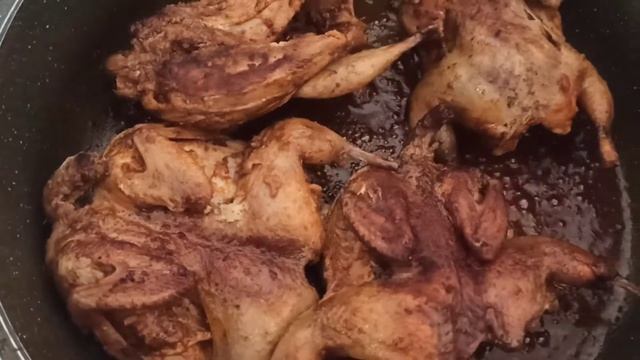 ЗАМАРИНОВАННЫЕ /БЕЗУМНО ВКУСНЫЕ И СОЧНЫЕ ПЕРЕПЕЛА В СОБСТВЕННОМ СОКУ В СКОВОРОДЕ/ смотреть онлайн